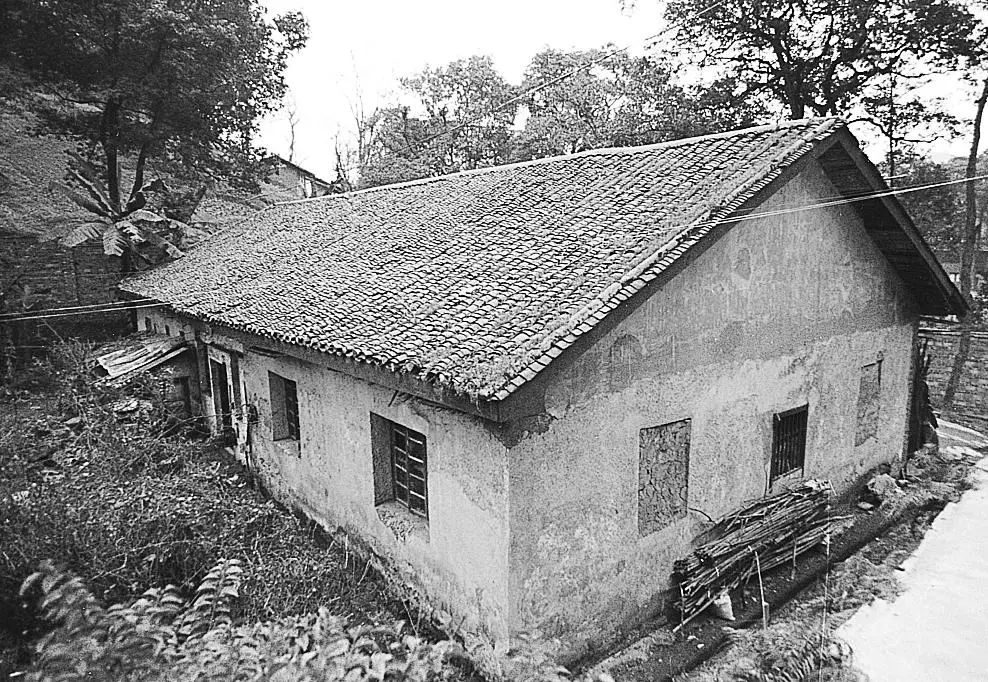 山洞旧址